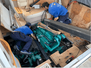 Transports I Grues Jimbo extracción de motor de embarcación