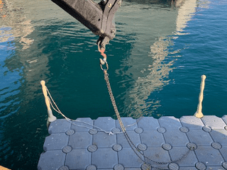 Transports I Grues Jimbo desmontaje de pasarelas flotantes